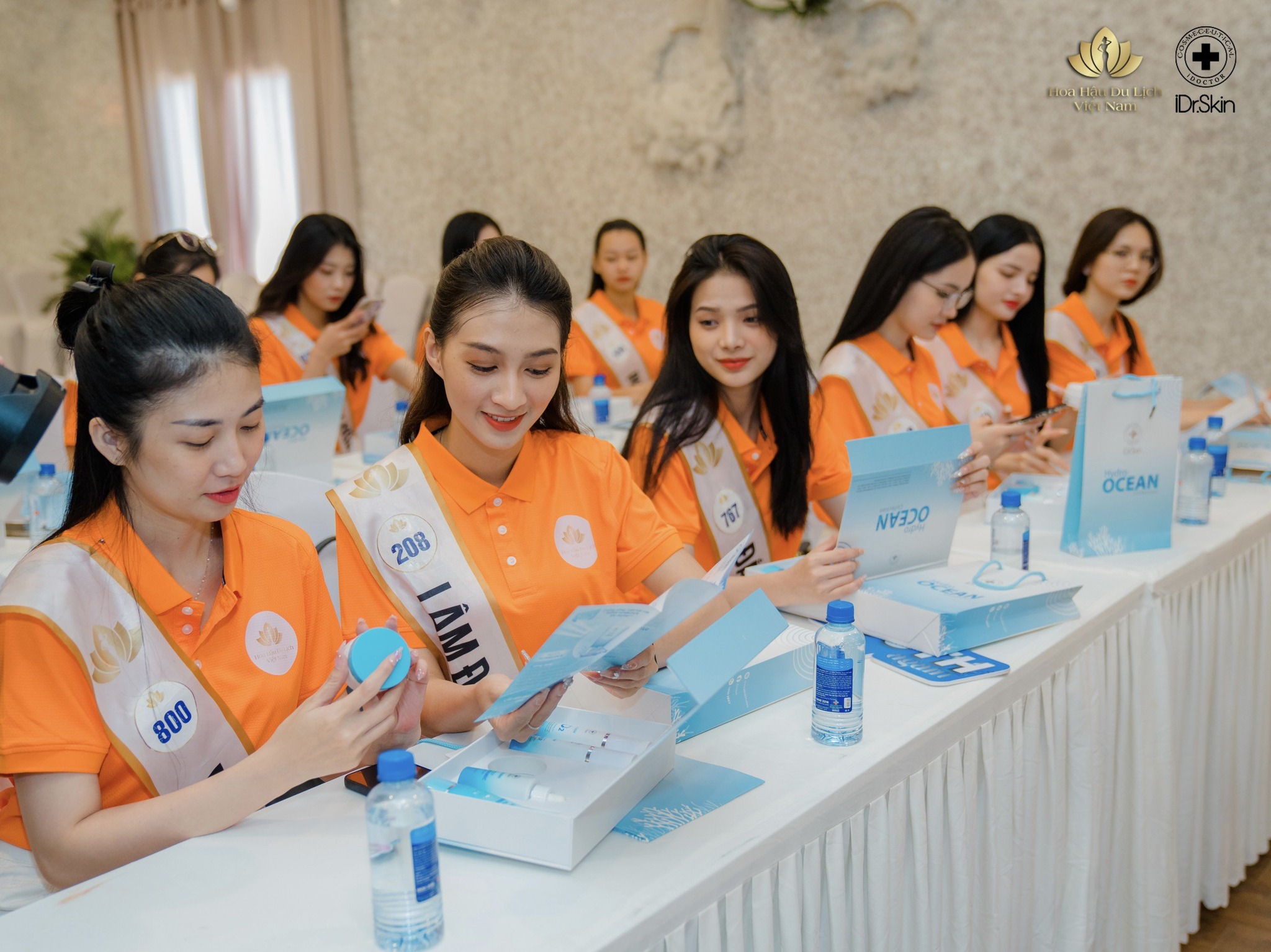 thi-sinh-miss-tourism-vietnam-va-idskin